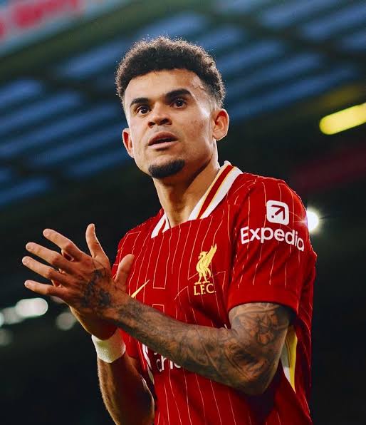 Central Liverpool Brasil (@central_lfc_br) on Twitter photo 🚨 | O Liverpool segue rejeitando ofertas pelo Luis Díaz e não está indicando um preço específico pelo jogador.
🗞 <a href="/FabrizioRomano/">Fabrizio Romano</a> 🚨 | O Liverpool segue rejeitando ofertas pelo Luis Díaz e não está indicando um preço específico pelo jogador.
🗞 <a href="/FabrizioRomano/">Fabrizio Romano</a>