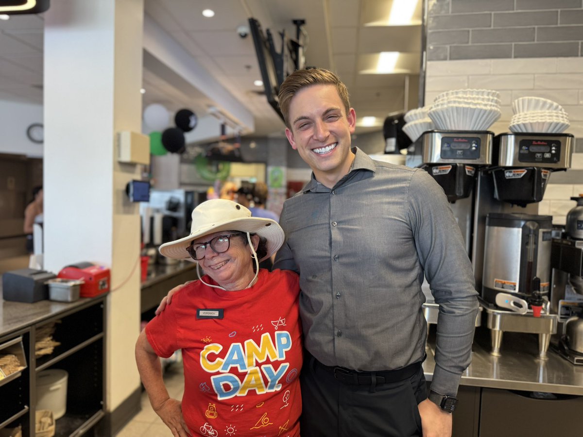 tylerwatt90's tweet image. Dusted off my barista skills and jumped on the drive-thru at Tim Hortons in #Nepean for Camp Day! Happy to support a cause that gives thousands of kids the chance to experience camp. ☕🍩🏕️ #CampDay
