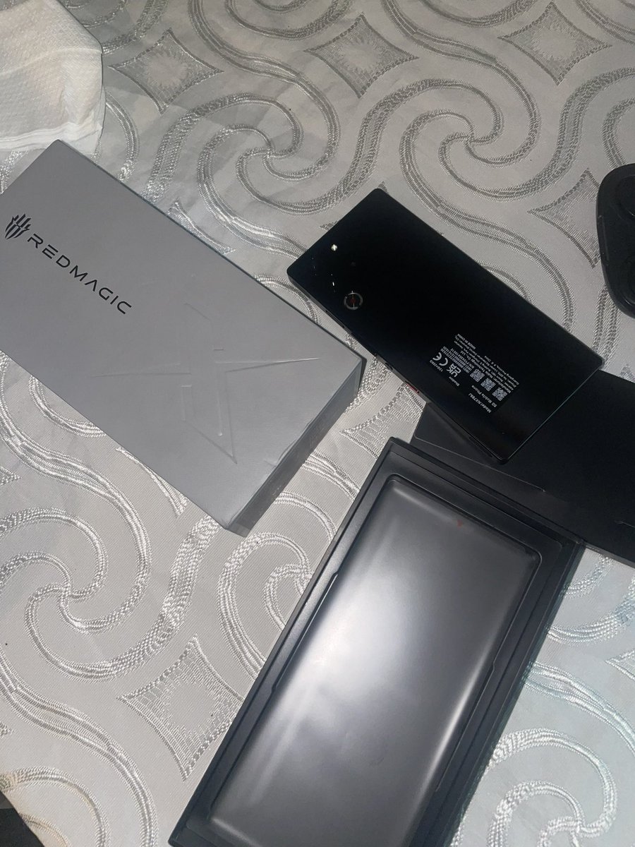 ExylusGG's tweet photo. Ya llegó el primero, solo faltan 4 más 🙅‍♂️💙

#VALORANTMobile #GoExY #valorant #RedMagic10SPro https://t.co/N4huKhFsjj
