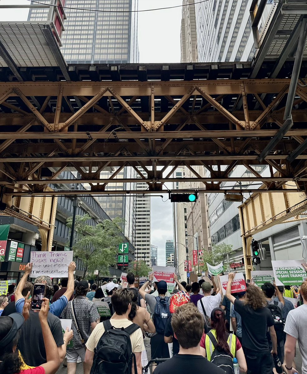 Thanks to support from readers like you, SBC has far surpassed our fund drive goal! But we still need your help finding another major funding source to complete our budget. That will allow us to keep beating the drum about the $771M transit fiscal cliff!
chi.streetsblog.org/2025/07/16/tha…
