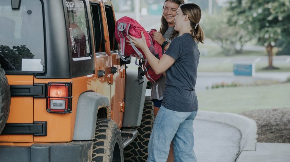 tnAchieves's tweet image. VOLUNTEERS NEEDED IN KNOX COUNTY!
Students, if you're looking for a community service opportunity, @GlennJacobsTN needs volunteers to help prepare for School Mania 2025!
Volunteers will back 8,000 school supply bags at the @knoxvilleDC on Monday, July 21st beginning at 8am ET.…