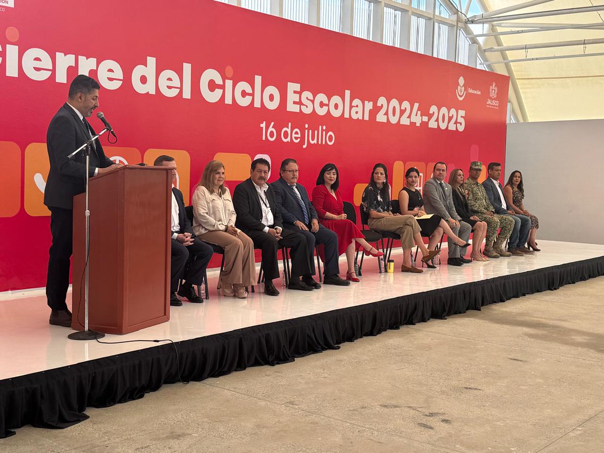 BetoVillaMx's tweet image. El dia de hoy se llevo a cabo la clausura del ciclo escolar 2024-2025 en las instalaciones de #JAPI junto a autoridades educativas de @SecEducacionJal , representantes del #Magisterio, #Padresdefamilia y por supuesto alumnos y alumnas de #Jalisco. Muchas felicidades por este
