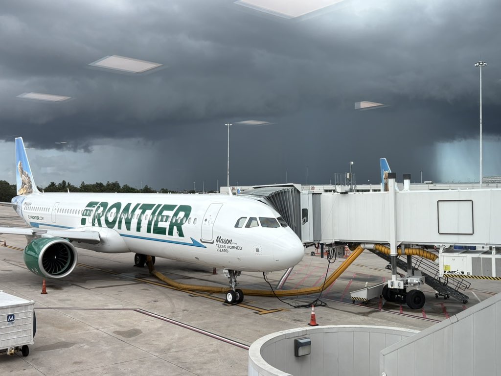 TimMacdowall's tweet image. Currently in a ground stop delay at stormy MCO. @FlyFrontier .
