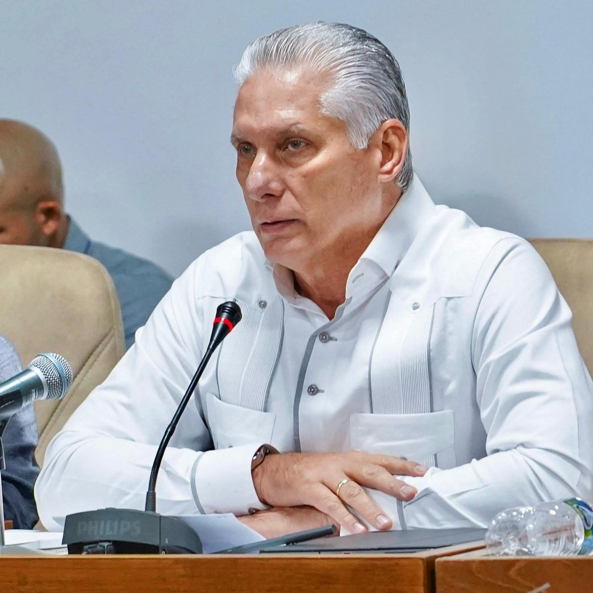 UJC de Cuba (@ujcdecuba) on Twitter photo 🇨🇺| <a href="/DiazCanelB/">Miguel Díaz-Canel Bermúdez</a>: No se defiende a la #Revolución cuando ocultamos los problemas que tenemos. Y la Revolución no tiene que sentir vergüenza de los problemas, porque ha demostrado fehacientemente que tiene una vocación humanista por enfrentarlos y resolverlos.
#CubaEstáFirme 🇨🇺| <a href="/DiazCanelB/">Miguel Díaz-Canel Bermúdez</a>: No se defiende a la #Revolución cuando ocultamos los problemas que tenemos. Y la Revolución no tiene que sentir vergüenza de los problemas, porque ha demostrado fehacientemente que tiene una vocación humanista por enfrentarlos y resolverlos.
#CubaEstáFirme