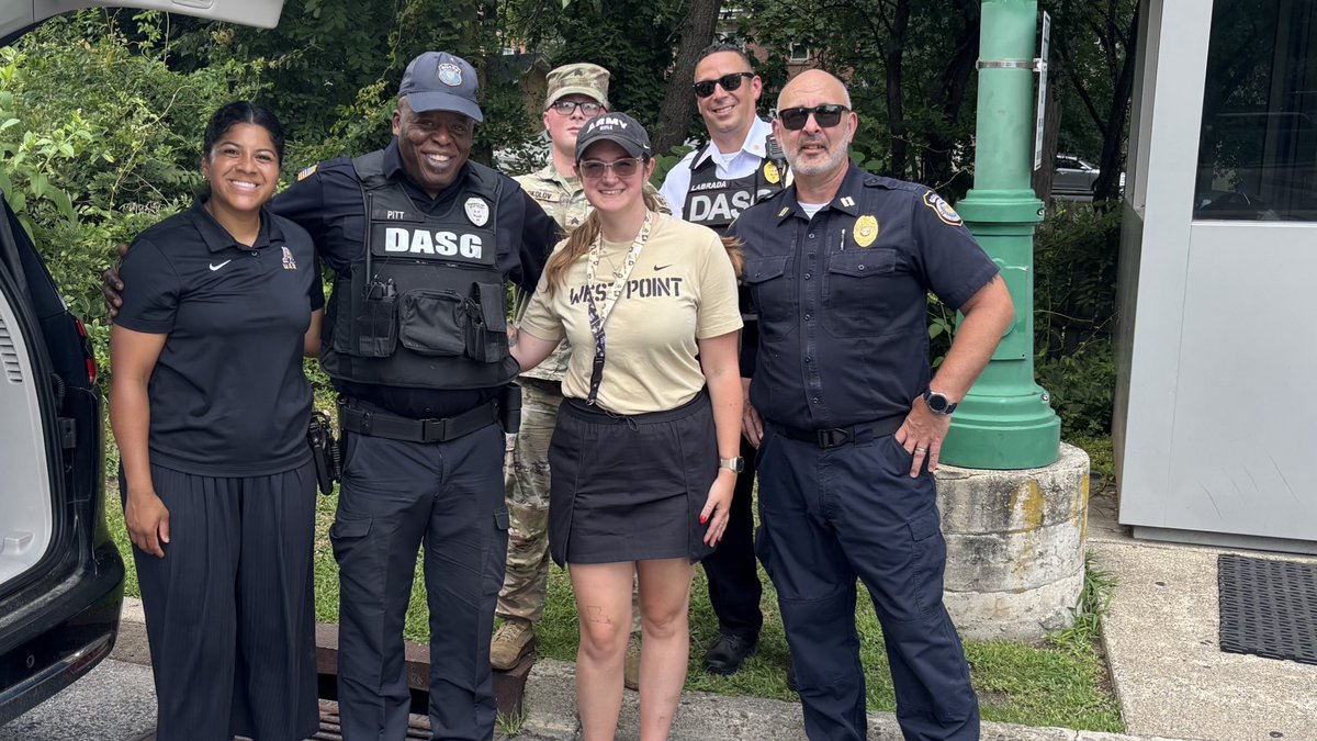 GoArmyWestPoint's tweet image. Our Athletic Department went out this week to thank our emergency and support services!
Thank you for all you do here at West Point!