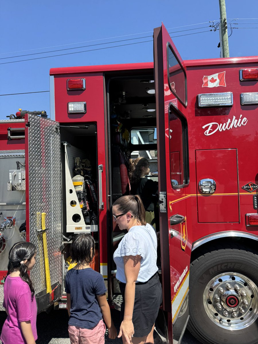 Deanna Sue (@msdsue) on Twitter photo A great way to beat the heat! Thank you <a href="/BurnabyFireDept/">Burnaby Fire</a> for visiting #SperlingSummerSession! Students loved the ‘wet’ dance party, exploring the 🚒 and asked 🧑🏼🚒👨🏾🚒lots of questions! 💬 <a href="/burnabyschools/">Burnaby Schools</a> A great way to beat the heat! Thank you <a href="/BurnabyFireDept/">Burnaby Fire</a> for visiting #SperlingSummerSession! Students loved the ‘wet’ dance party, exploring the 🚒 and asked 🧑🏼🚒👨🏾🚒lots of questions! 💬 <a href="/burnabyschools/">Burnaby Schools</a>