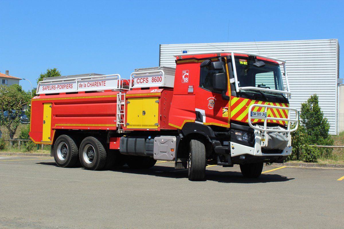 #Jeudibestioles à -1h55mn😂🤣😅
Le S, le Super, le 6000, le 13000. le 🚒incontournable dans l'engagement des 🔥🌲🌳🥬🌿. Petit clin d'👁️ avec cette période compliquée pour tous les SIS de 🇫🇷.