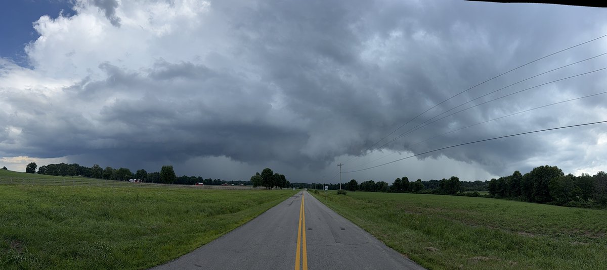 babowling12's tweet image. Storm merger in effect approaching Rhodes Airport 3:58p
@NWSCharlestonWV