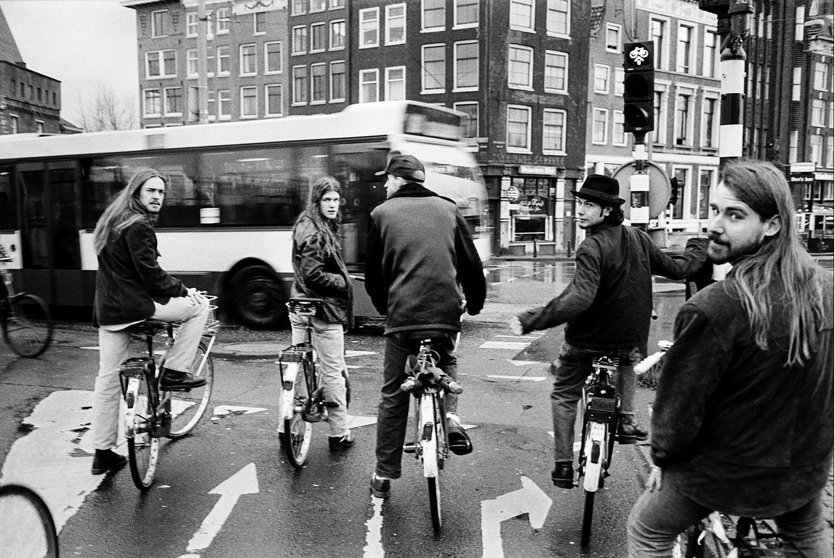 Transparent_AP's tweet image. Join @illiteratelight for a town wide social bike ride on Friday at 6pm before their big set at @Transparent_AP ! Meet at the Carousel building + ride around town with the band and @secondlifebikes , and then join us for some great music ⭐️⭐️⭐️
📸 - Blind Melon , Amsterdam 1993