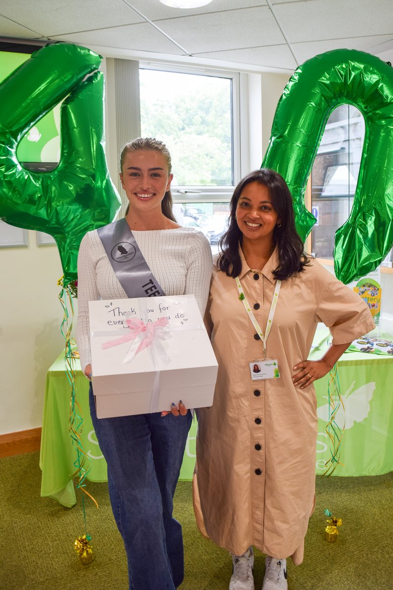 💚Thank You Thursday

🧁 Saskia for baking cupcakes for our hospice staff
🌿 EE who helped Marshall in the hospice grounds this week
💼 Cassidy + Ashton our  support team at last week’s 1985 business club
🚛 Leyland trucks for their truck pull and bike ride event donations