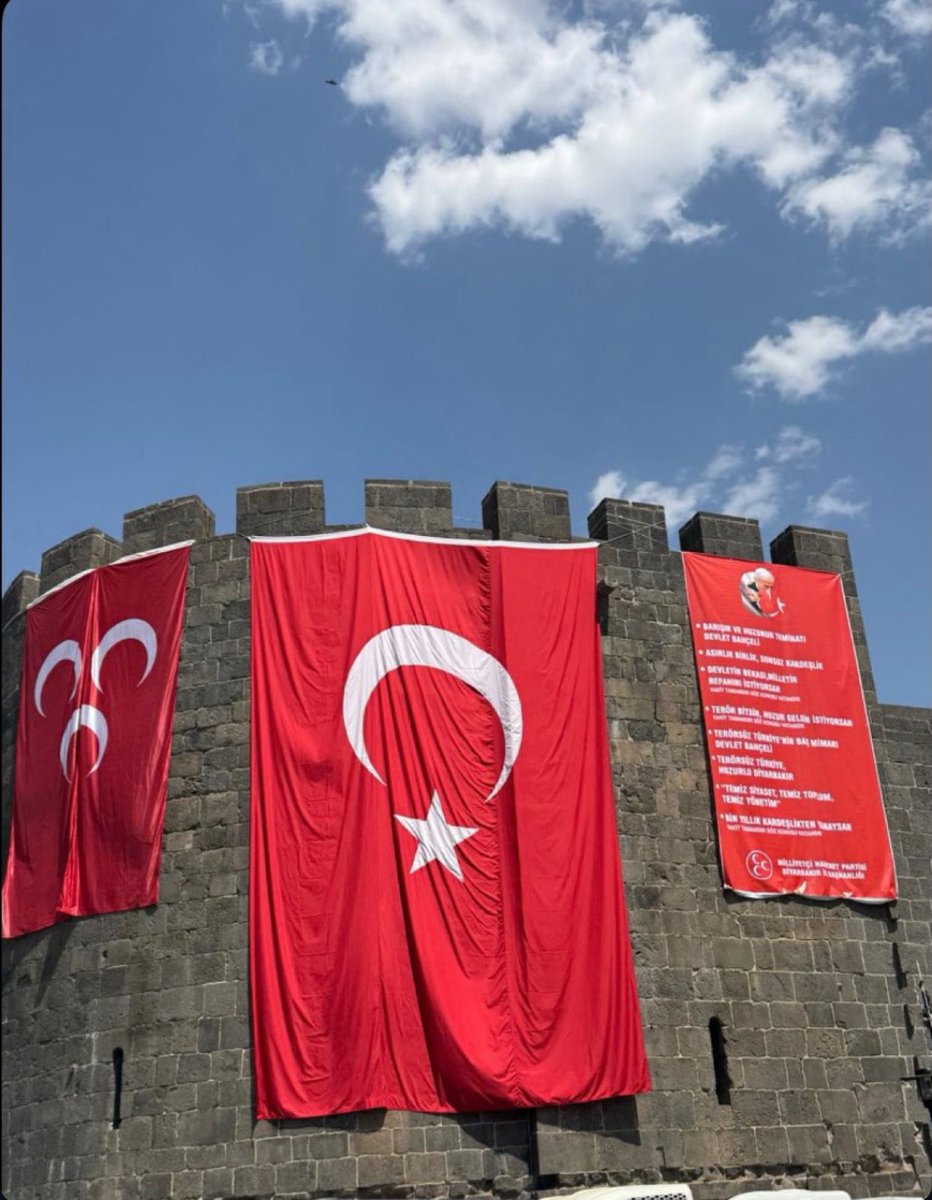 Bir Lider Düşünün… DİYARBAKIR 📍