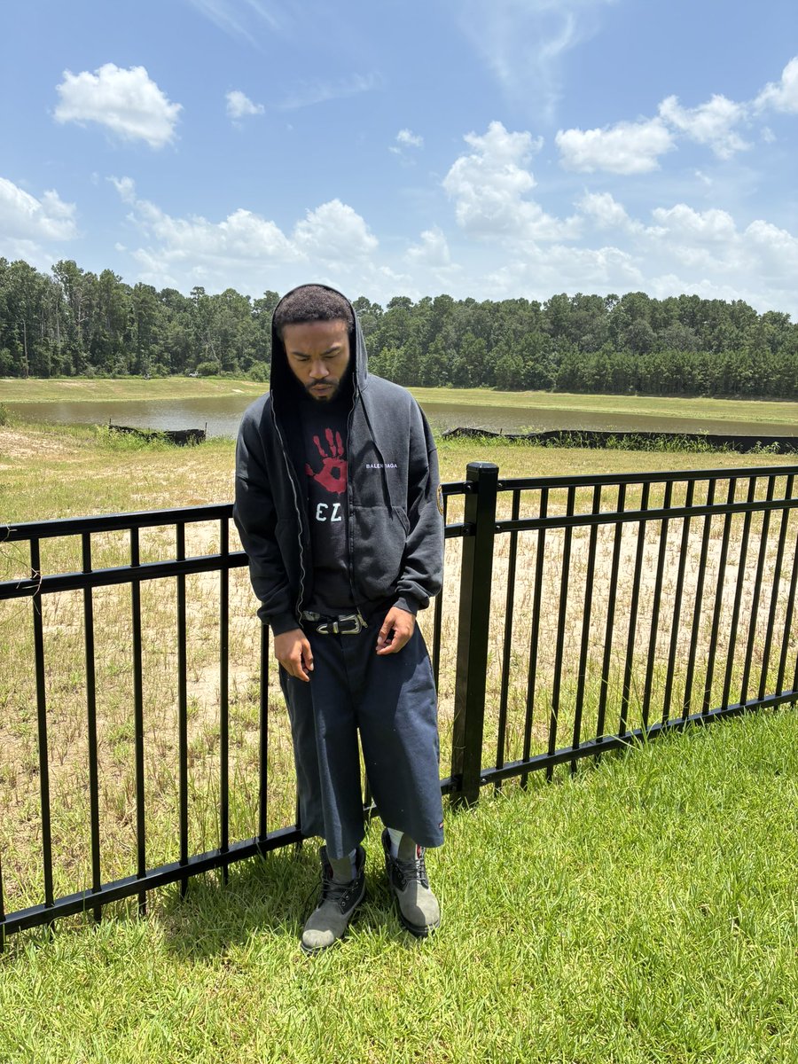 kevinabstract's tweet image. Vintage tee shirts, like worn in hands, carry the soft marks of time-each crease and fade a testament to use, memory, and quiet endurance.
Each Clifford73 tee is crafted from 1000% post-consumer cotton, giving every shirt its own unique handprint— imperfect, personal, and…