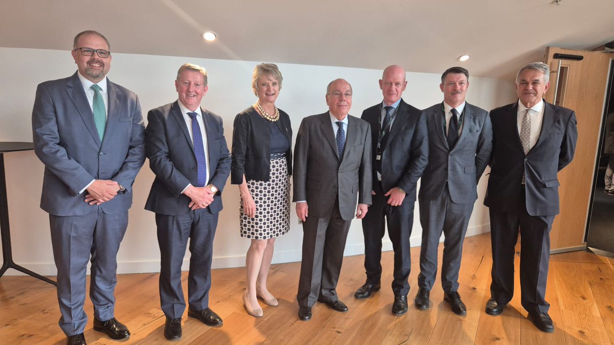 SeanCanney's tweet image. A pleasure to attend last night's event hosted by the Embassy of Brazil in Avolon, Ballsbridge, Dublin last night, as the Brazilian Minister of Foreign Affairs H.E. Mr Mauro Vieira met with representatives of the Brazilian community in Ireland.
A wonderful evening.