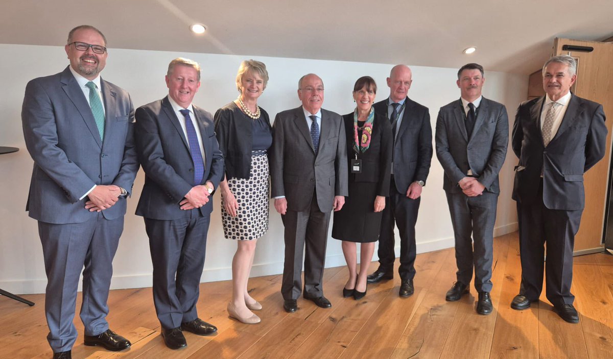 SeanCanney's tweet image. A pleasure to attend last night's event hosted by the Embassy of Brazil in Avolon, Ballsbridge, Dublin last night, as the Brazilian Minister of Foreign Affairs H.E. Mr Mauro Vieira met with representatives of the Brazilian community in Ireland.
A wonderful evening.