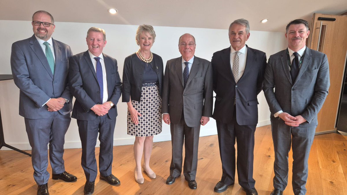 SeanCanney's tweet image. A pleasure to attend last night's event hosted by the Embassy of Brazil in Avolon, Ballsbridge, Dublin last night, as the Brazilian Minister of Foreign Affairs H.E. Mr Mauro Vieira met with representatives of the Brazilian community in Ireland.
A wonderful evening.