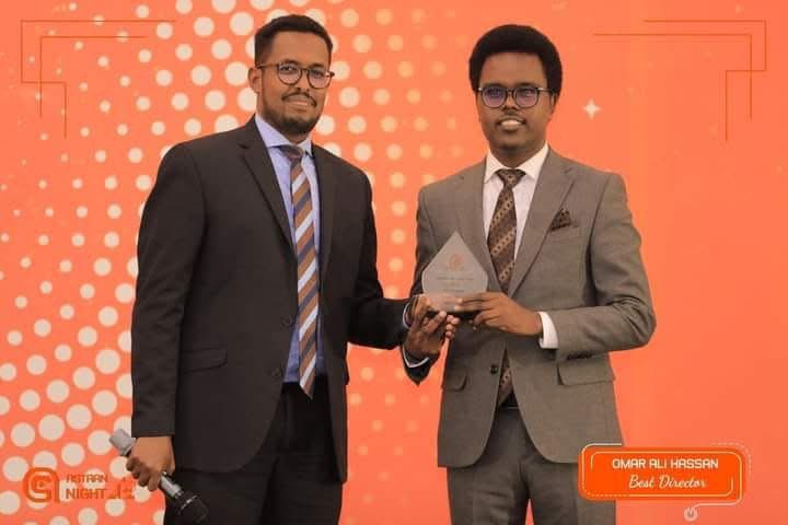 Cumar Seerbiya (Omar A Hassan) (@cumarseerbiya) on Twitter photo بكل حسن نياتي أهنئ تأسيس حزب حقسور ومؤسسيه. إن نظام الأحزاب المتعددة ووجود أجندة واضحة لكل من لديه طموح سياسي هما الحل الوحيد الذي يخرج وطننا من التيه والسياسة الفاضحة. فهنيئًا لكل من رئيس حزب المثقف ورجل الدولة عبد الرحمن يوسف علي<a href="/Aynte/">Abdi Aynte</a> ، ولكل أعضاء الحزب. بكل حسن نياتي أهنئ تأسيس حزب حقسور ومؤسسيه. إن نظام الأحزاب المتعددة ووجود أجندة واضحة لكل من لديه طموح سياسي هما الحل الوحيد الذي يخرج وطننا من التيه والسياسة الفاضحة. فهنيئًا لكل من رئيس حزب المثقف ورجل الدولة عبد الرحمن يوسف علي<a href="/Aynte/">Abdi Aynte</a> ، ولكل أعضاء الحزب.