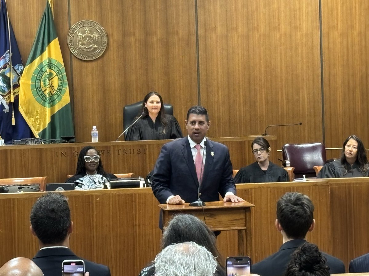 SenatorCooney's tweet image. Congratulations Judge Tonia Ettinger on her swearing in to Monroe County Family Court! With her several years of expertise I know that she will have an invaluable impact on the court and retain her continued commitment towards justice.
