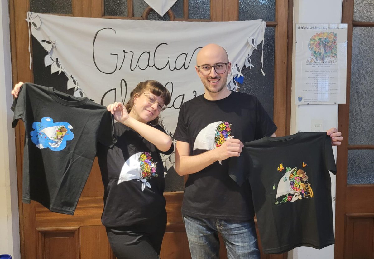 abuelasdifusion's tweet image. 📢¡Llegaron las remeras de Abuelas para niños y niñas!
Enterate cómo encargarlas acá 👉
abuelas.org.ar/acciones/242