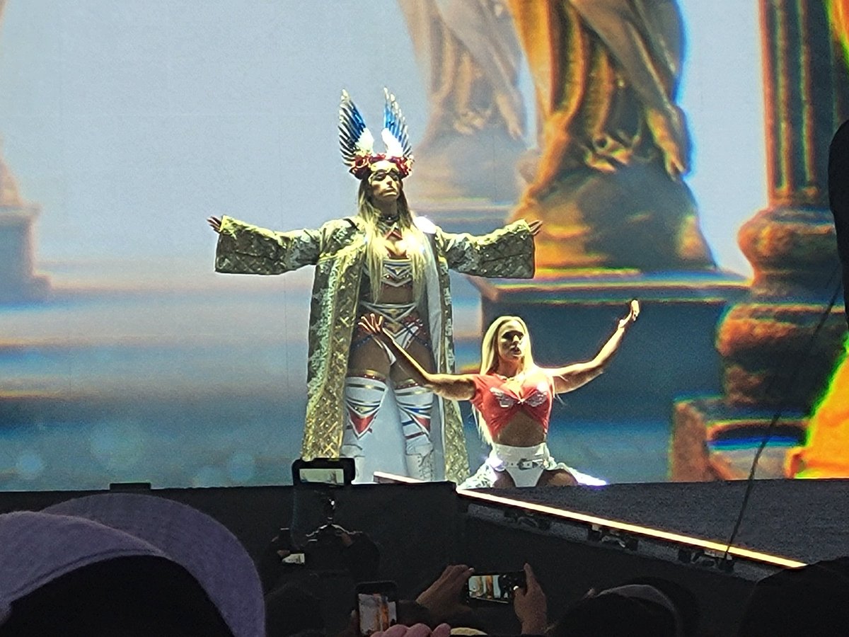 Goddesses! BOW DOWN <a href="/meganbayne/">MEGAN BAYNE ⚡️ メーガン・ベーン</a> <a href="/thePenelopeFord/">Penelope Ford</a>