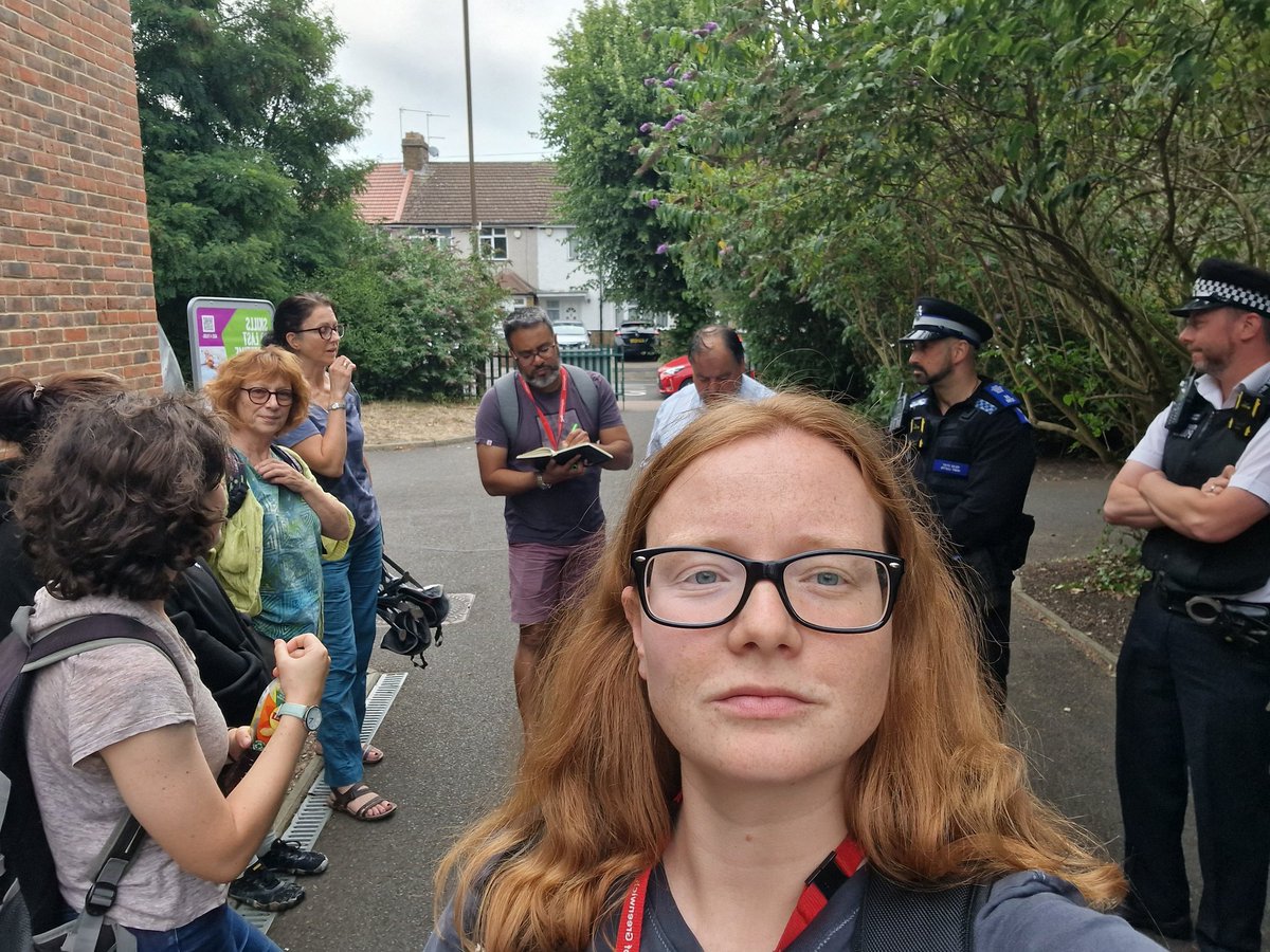 racheltaggart5's tweet image. I am very pleased to join Charlton Hornfair Safer Neighbourhood Panel and Park Friends on a walk about meeting. There has been so much improvement in safety in the park over the last year. The panel is always looking for more residents to be involved.
