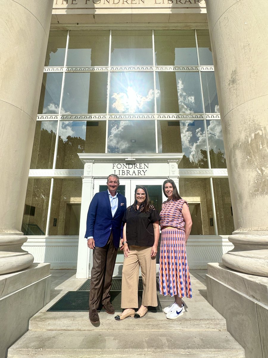 rdmersey's tweet image. The Mustang Momentum continues to build! Dean Holly Jeffcoat, together with the @SMU_Libraries team, supports our pursuit of even greater academic excellence! They propel the interdisciplinary success of our Mustang community, fostering innovation and championing a culture of…