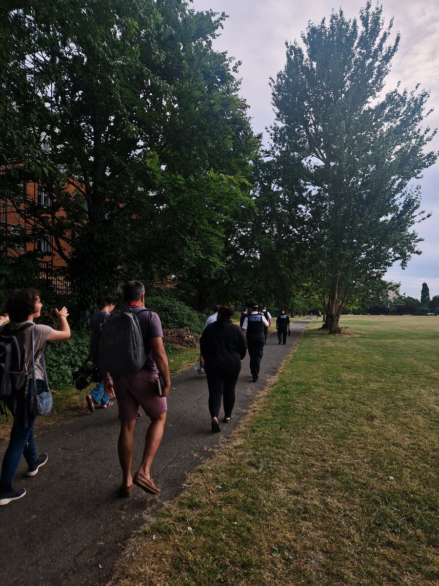 racheltaggart5's tweet image. I am very pleased to join Charlton Hornfair Safer Neighbourhood Panel and Park Friends on a walk about meeting. There has been so much improvement in safety in the park over the last year. The panel is always looking for more residents to be involved.