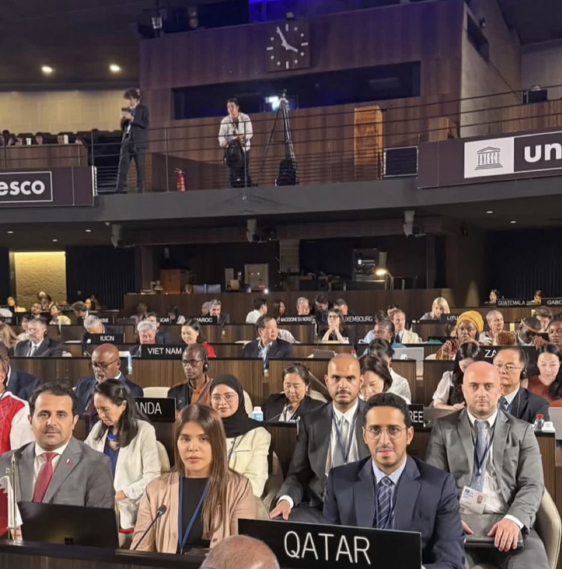 نختتم اليوم أعمال الدورة الـ47 للجنة التراث العالمي. 
أود أن أشكر بكل فخر فريق وفد دولة قطر 🇶🇦 المشارك، المكون من متاحف قطر والوفد الدائم لدى اليونسكو 🇺🇳، على التمثيل المميز والمساهمة الفاعلة لعضوية دولة قطر في لجنة التراث العالمي، وذلك من خلال مهارتهم وخبرتهم في مجال عمل اتفاقية