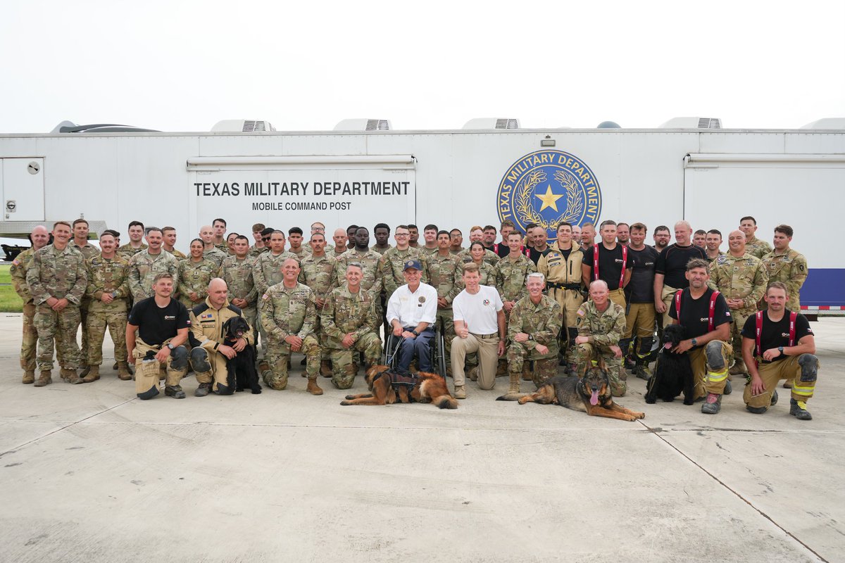 TXMilitary's tweet image. The Governor of Texas and the Chief of the National Guard Bureau recognized Texas National Guard troops in Kerrville, TX for their courageous search and rescue operations during the recent floods. They also expressed deep appreciation to the Czech Republic’s specialized rescue…
