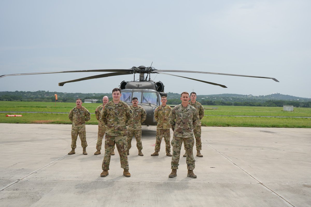 TXMilitary's tweet image. The Governor of Texas and the Chief of the National Guard Bureau recognized Texas National Guard troops in Kerrville, TX for their courageous search and rescue operations during the recent floods. They also expressed deep appreciation to the Czech Republic’s specialized rescue…
