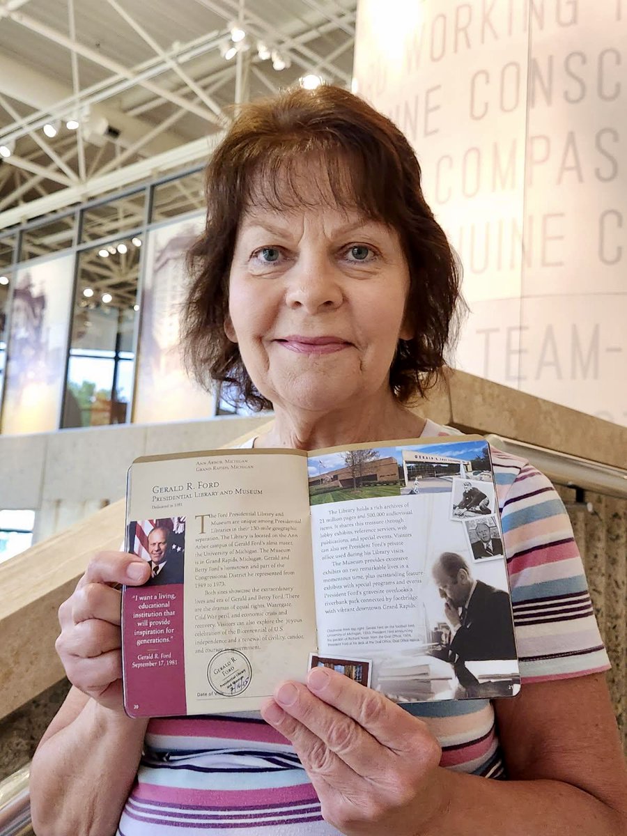 Ford_Library's tweet image. 🎉Three cheers for Debra! 🎉
In 12 years, she visited 13 NARA Presidential Libraries, starting at @TrumanLibrary in Independence, MO. Counting @Reagan_Library & @NixonLibrary among her favorites, she finished the journey at the Gerald R. Ford Presidential Museum in Grand Rapids!