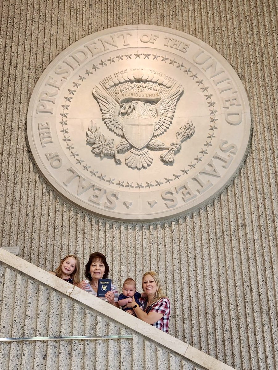 Ford_Library's tweet image. 🎉Three cheers for Debra! 🎉
In 12 years, she visited 13 NARA Presidential Libraries, starting at @TrumanLibrary in Independence, MO. Counting @Reagan_Library & @NixonLibrary among her favorites, she finished the journey at the Gerald R. Ford Presidential Museum in Grand Rapids!
