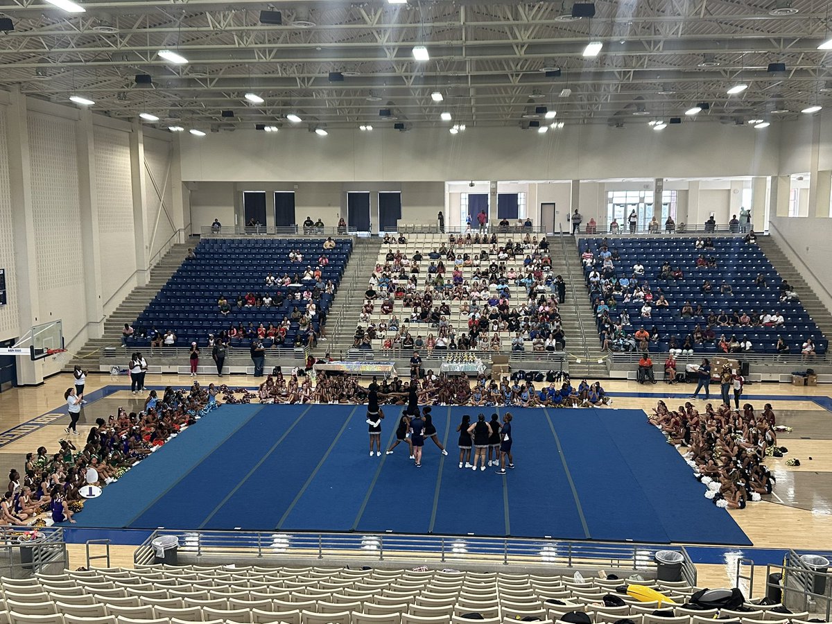 FBISDAthletics's tweet image. Final day of Cheer Camp for our Fort Bend Middle Schools! They are ready for game day in August!