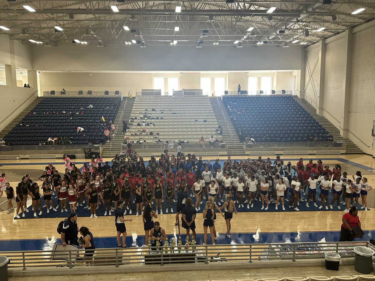 FBISDAthletics's tweet image. Final day of Cheer Camp for our Fort Bend Middle Schools! They are ready for game day in August!