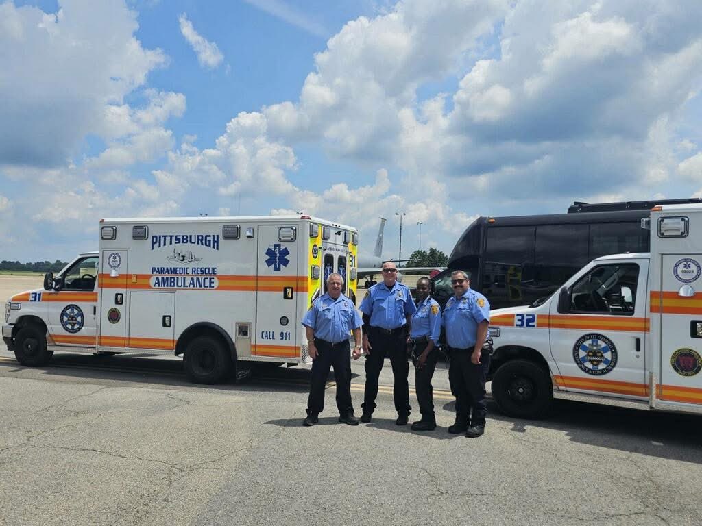 PghEMS's tweet image. Tuesday afternoon, Pittsburgh EMS worked alongside our public safety partners and the United States Secret Service for the President’s visit to Pittsburgh.
No serious injuries or illness were reported, and no patients required transport to the hospital.