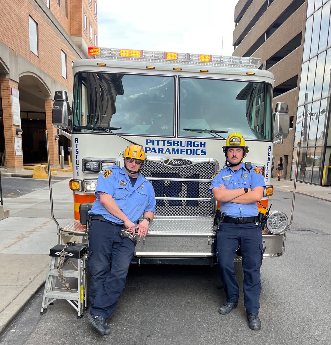 PghEMS's tweet image. Tuesday afternoon, Pittsburgh EMS worked alongside our public safety partners and the United States Secret Service for the President’s visit to Pittsburgh.
No serious injuries or illness were reported, and no patients required transport to the hospital.