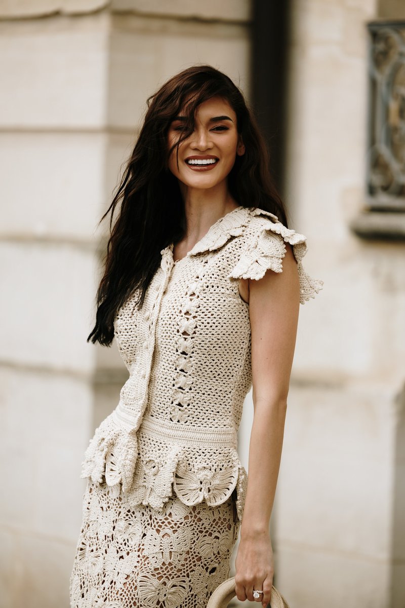 أناقة الكروشيه تعود لتتصدر صيحات الموضة في صيف 2025✨
إليكِ أجمل تنسيقاتها 👇
hiamag.com/node/1782049
#موضة #موضة2025