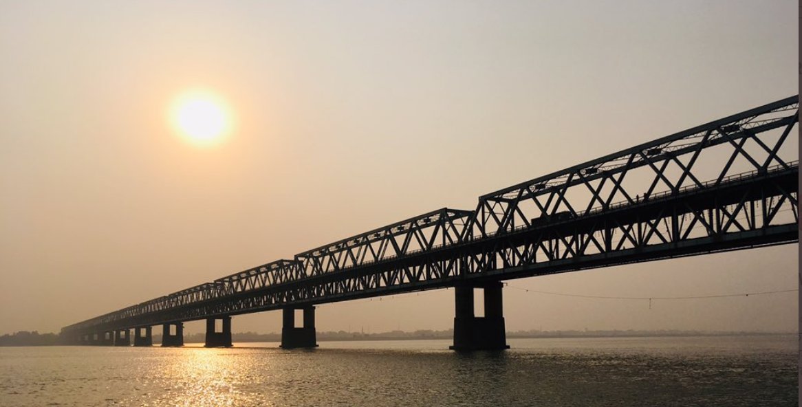 BiharInfra's tweet photo. 9️⃣ Rajendra Setu
🛤️🚗 Length: ~2.0 km
🌊 River: Ganga
✅ Status: Operational
🕰️ Bihar’s first rail-road bridge (1959)
📍 Mokama ↔ Begusarai
#RajendraSetu #HistoricLink https://t.co/Dtot304IuT