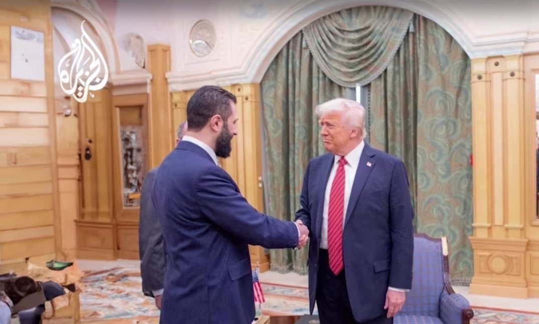 mirlohi_ir's tweet image. من باشم حتما به دوستان زیباسازی شهرداری تهران پیشنهاد می کنم حتما این تصویر را در بیلبوردهای سراسر شهر مخصوصا مناطق ۱تا۳ نصب کنند!
@zibasazi_ir