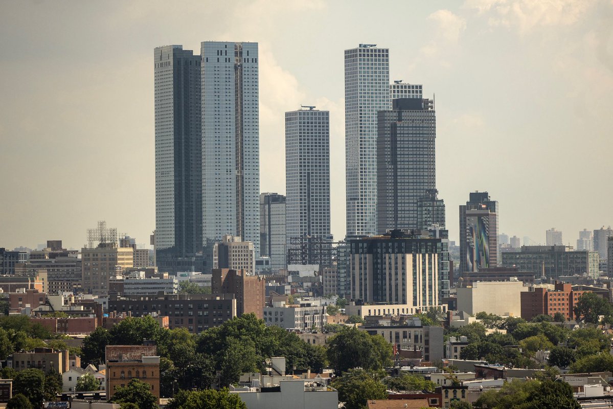 StevenFulop's tweet image. New pic of Journal Square from the top of our new public safety HQ on MLK. None of this existed before our term and more is on the way. When the Loew’s and Pompidou open, this will be the cultural heart of New Jersey with population, restaurants, coffee shops + mass transit