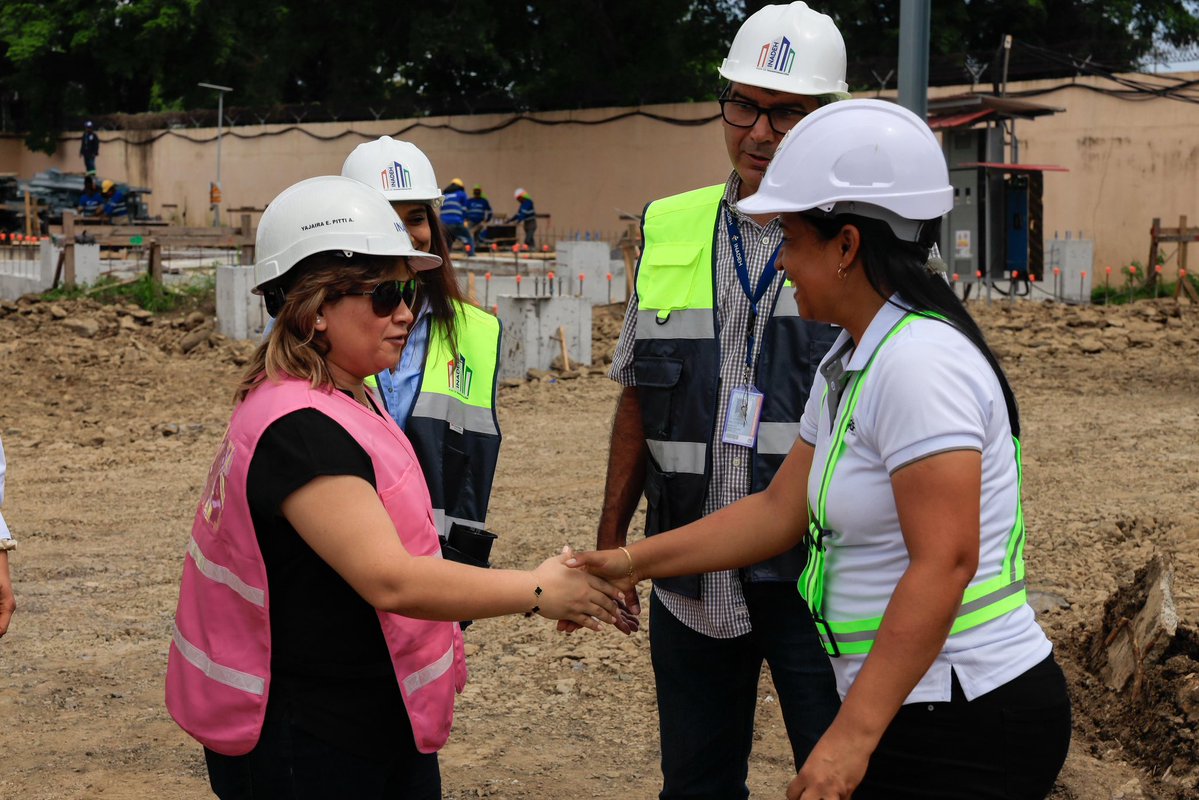 InadehOficial's tweet image. ¡La modernización de la educación técnica en Panamá está más cerca!
Hoy, la Directora General, @yapitti, evaluó los avances del Plan de Transformación Integral del INADEH en Tocumen: la construcción de los Edificios 1 y 2, el Hotel Escuela y talleres especializados.