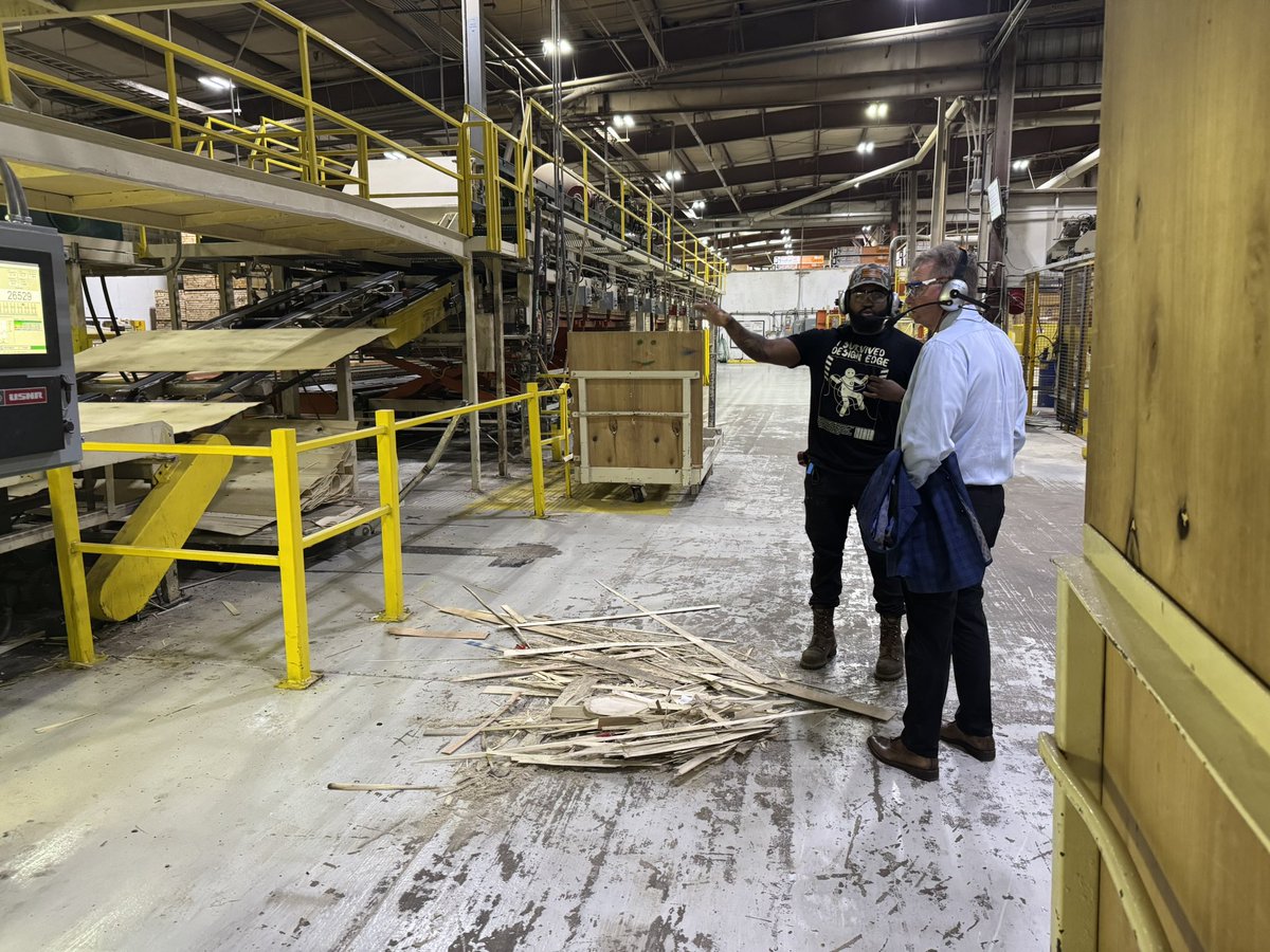 WVTreasury's tweet image. Treasurer Pack toured Columbia Forest Products in Craigsville today with Plant Technician Jaden Gilpin.
Columbia Forest Products is one of North America’s leading manufacturers of hardwood plywood.
Our office is committed to further economic development in the state.