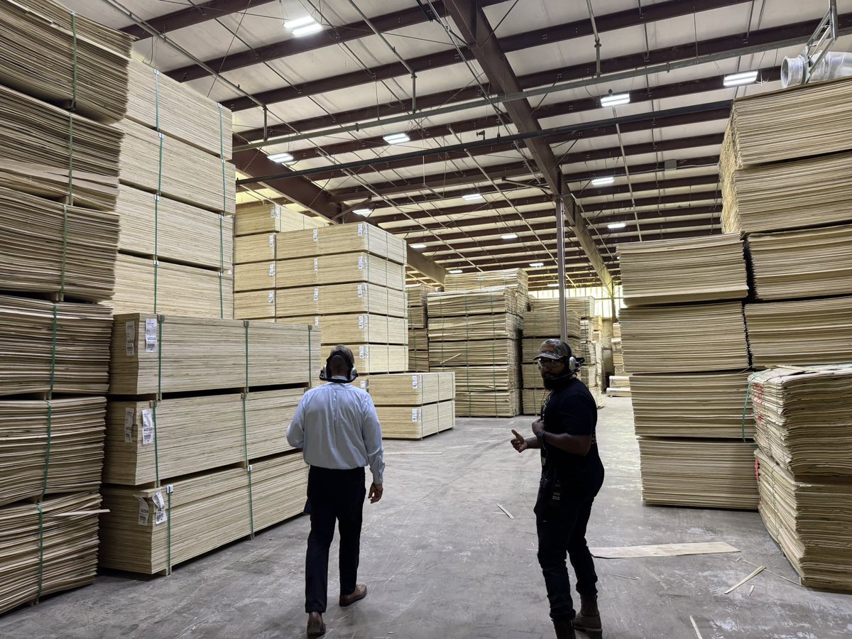 WVTreasury's tweet image. Treasurer Pack toured Columbia Forest Products in Craigsville today with Plant Technician Jaden Gilpin.
Columbia Forest Products is one of North America’s leading manufacturers of hardwood plywood.
Our office is committed to further economic development in the state.