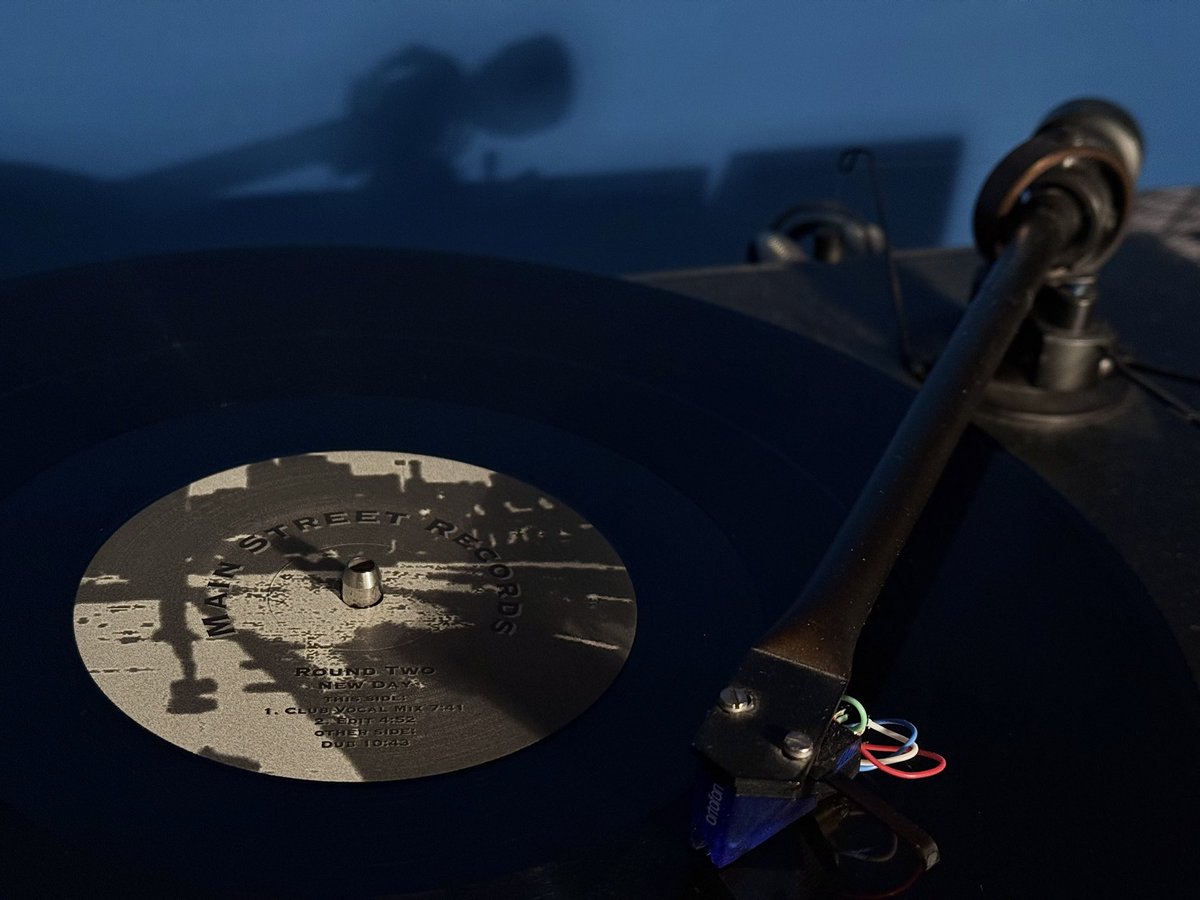 TrJiri's tweet image. Round Two - New Day
feat. Mark Ernestus, Moritz von Oswald
1995 Main Street Records
Now playing dub techno on vinyl