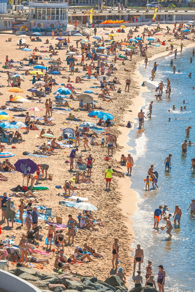 <a href="/Pascal_Laurent_/">Pascal Laurent</a> Plage du Veillat, St Raphaël, ce 16/07/2025