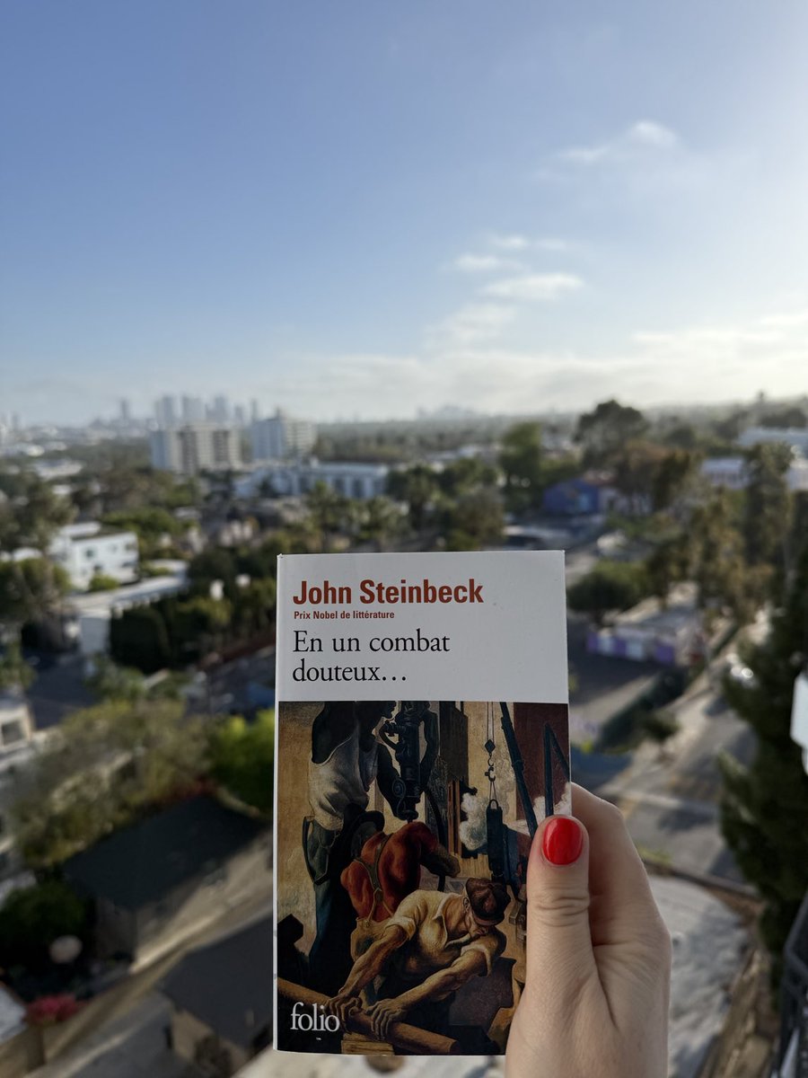 McPacquot's tweet photo. Lectures en Californie 🩵💜🧡❤️ https://t.co/cUPFHm32ek