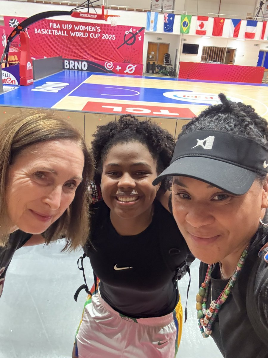 dawnstaley tweet media