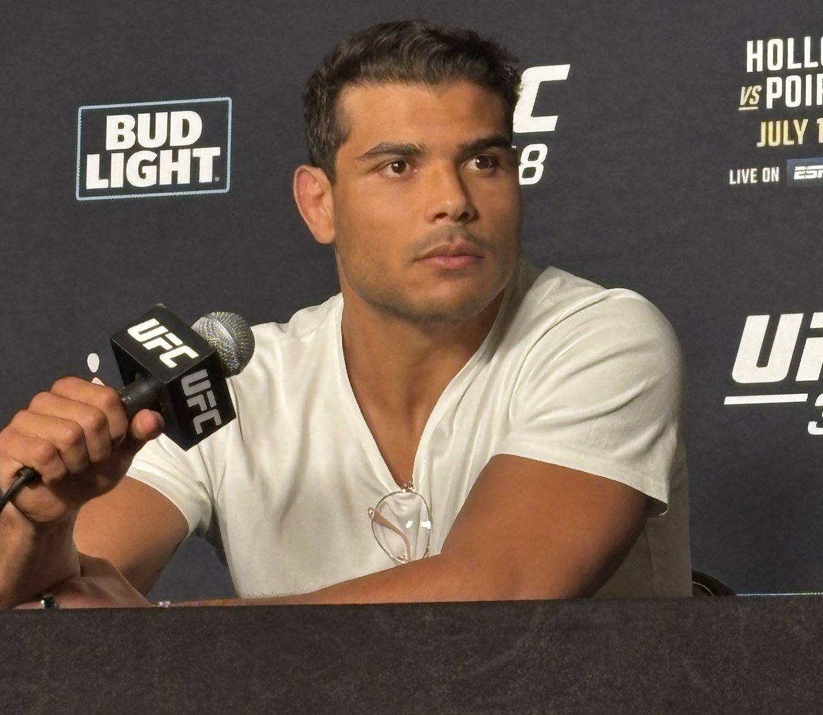 oscarswillis's tweet image. Paulo Costa reveals Khamzat Chimaev DM'd his girlfriend "bad things, dirty things" and he's furious. Says he wants to "hurt him" bad.