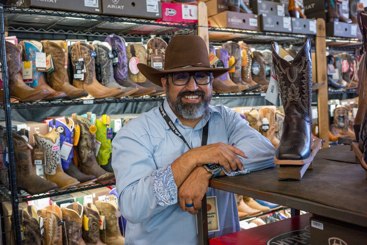 🚨 Vendor reminder! Applications for #RodeoAustin2026 are still open — don’t miss your chance to be part of the fun! Apply now! rodeoaustin.com/get-involved/v…