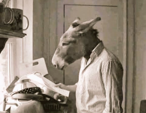 لما تقلب فـ أوراقك القديمة ٠٠٠
و تلاقي صورة من إستمارة تمرد الـ مضيت عليها 😂