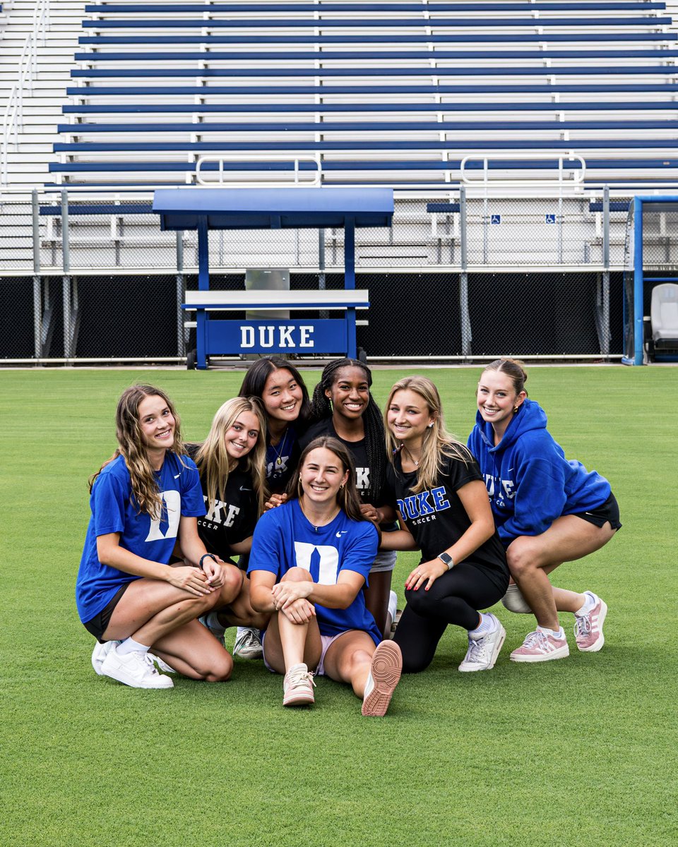 DukeWSOC's tweet image. Look who made it to campus ✌️